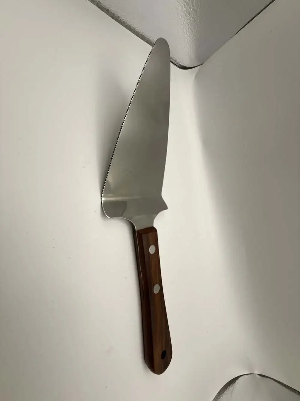 Vintage Vernco Stainless Steel & Wood Handle Serrated Pie Server